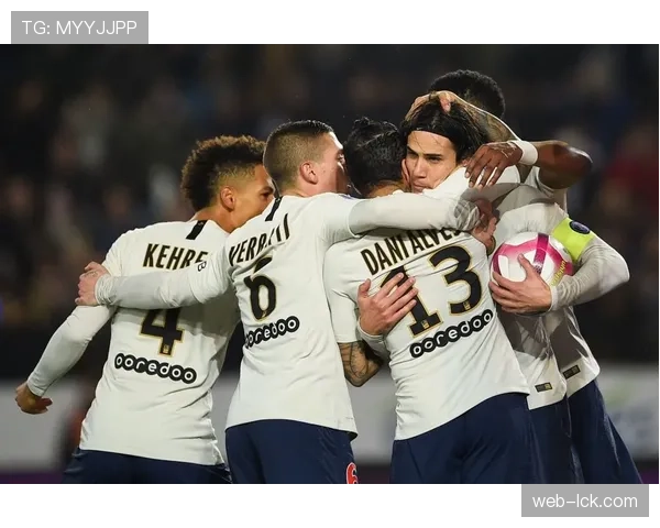 斯特拉斯堡0-0巴黎FC，两支中游球队闷平收场